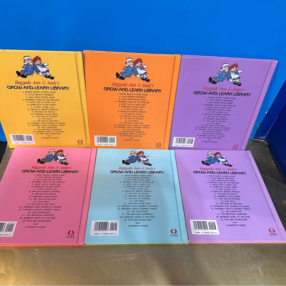 Raggedy Ann & Andy's Grow-and-Learn Library Complete Set of 20 Hardcover Books - Picture 6 of 8